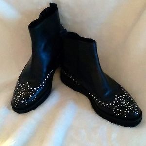 Women's size 71/2 Michael Michael Kors black leather booties with studs